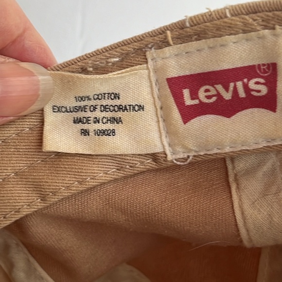 Levi’s Ball Cap Leather Patch Khaki Baseball Cap Hat - Picture 9 of 12